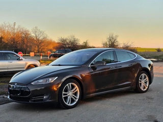 Tesla Model S foto 4