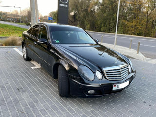 Mercedes E-Class foto 2