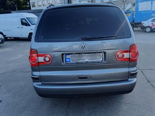 Volkswagen Sharan foto 2