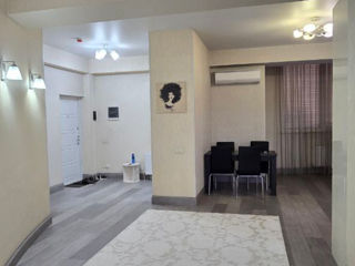 Apartament cu 2 camere, 80 m², Botanica, Chișinău foto 8