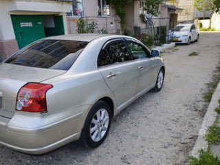 Toyota Avensis foto 3