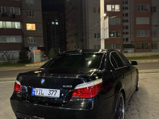 BMW 5 Series foto 2