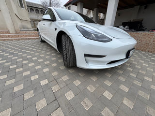 Tesla Model 3 foto 9