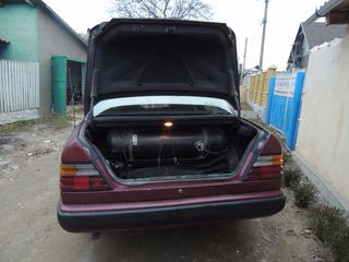 Mercedes Series (W124) foto 5