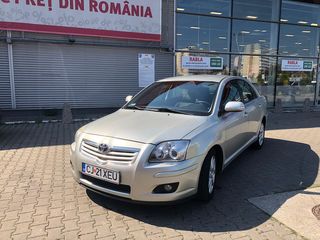 Toyota Avensis foto 1