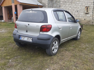 Toyota Yaris foto 2