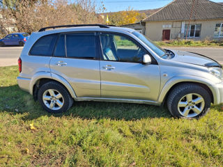 Toyota Rav 4 foto 4