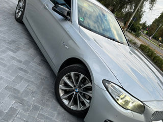 BMW 5 Series foto 2