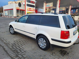 Volkswagen Passat foto 3