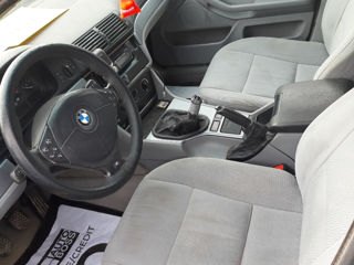 BMW 5 Series foto 10