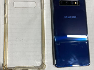 Samsung galaxy s10 plus.