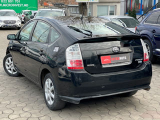 Toyota Prius фото 5