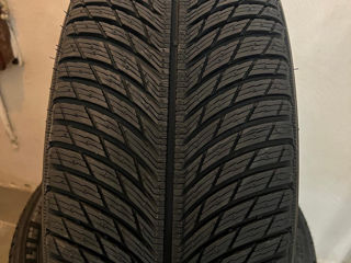 Новые зимние шины Michelin  245/45 R19. Германия. Без торга. foto 1