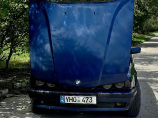 BMW 5 Series foto 0