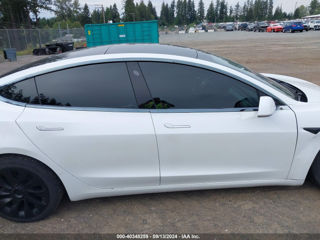 Tesla Model 3 foto 8