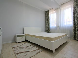 Apartament exclusiv, 2odăi, 80 m2, et.3/4, curte privată, design individual, Botanica! foto 4