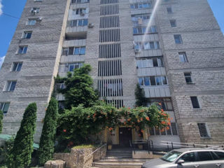 Apartament cu 3 camere, 90 m², Buiucani, Chișinău