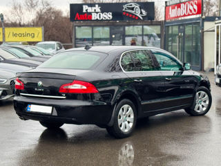 Skoda Superb foto 2