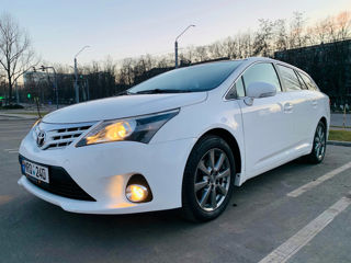 Toyota Avensis foto 1