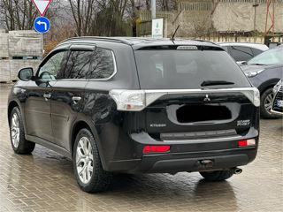 Mitsubishi Outlander foto 3