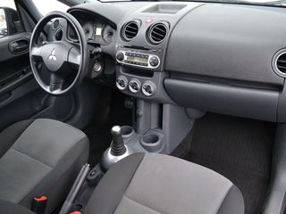 Mitsubishi Colt foto 4