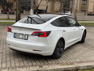 Tesla Model 3 foto 3