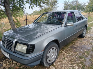 Mercedes Series (W124)