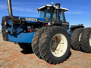 Tractor de vanzare FORD 946