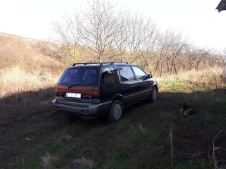 Mitsubishi Space Wagon foto 2