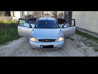 Ford Mondeo foto 2