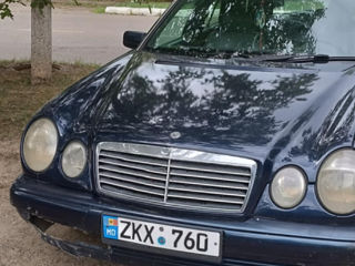 Mercedes E-Class foto 9