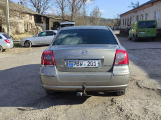 Toyota Avensis foto 3