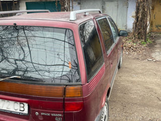 Mitsubishi Space Wagon foto 6