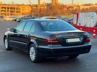 Mercedes E-Class foto 8