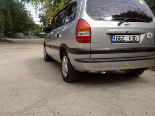 Opel Zafira foto 10