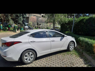 Hyundai Elantra foto 4