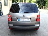 Volkswagen Touran foto 4