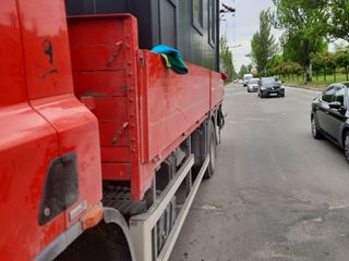 Firma  oferă servicii de transport  marfuri pe tetitoriul R.M.operativ și calitativ! foto 4