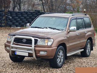 Toyota Land Cruiser foto 1