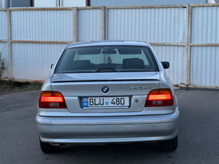 BMW 5 Series foto 7