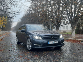 Mercedes C-Class foto 4