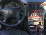 Mercedes E Class foto 6