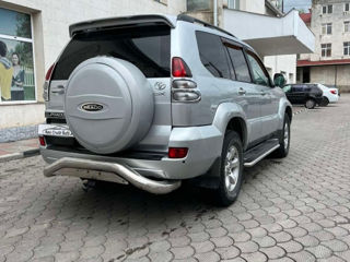 Toyota Land Cruiser Prado foto 4