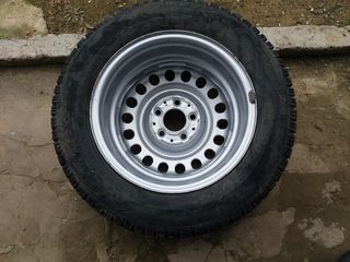 Зимняя резина  195/65 R15 с дисками отличное состояние foto 6