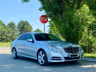 Mercedes E-Class foto 2