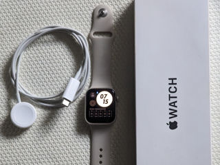 Apple Watch SE  2023