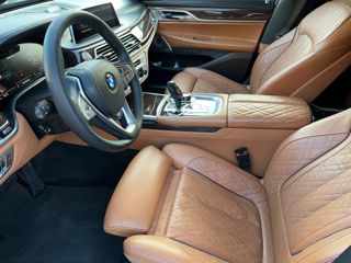 BMW 7 Series foto 7