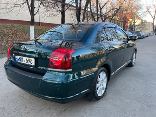 Toyota Avensis foto 3