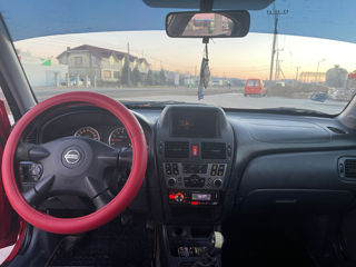 Nissan Almera foto 5