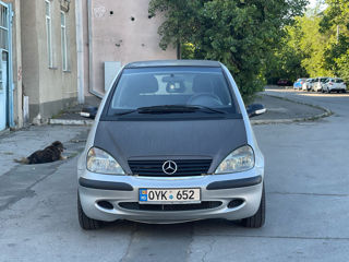 Mercedes A-Class foto 2